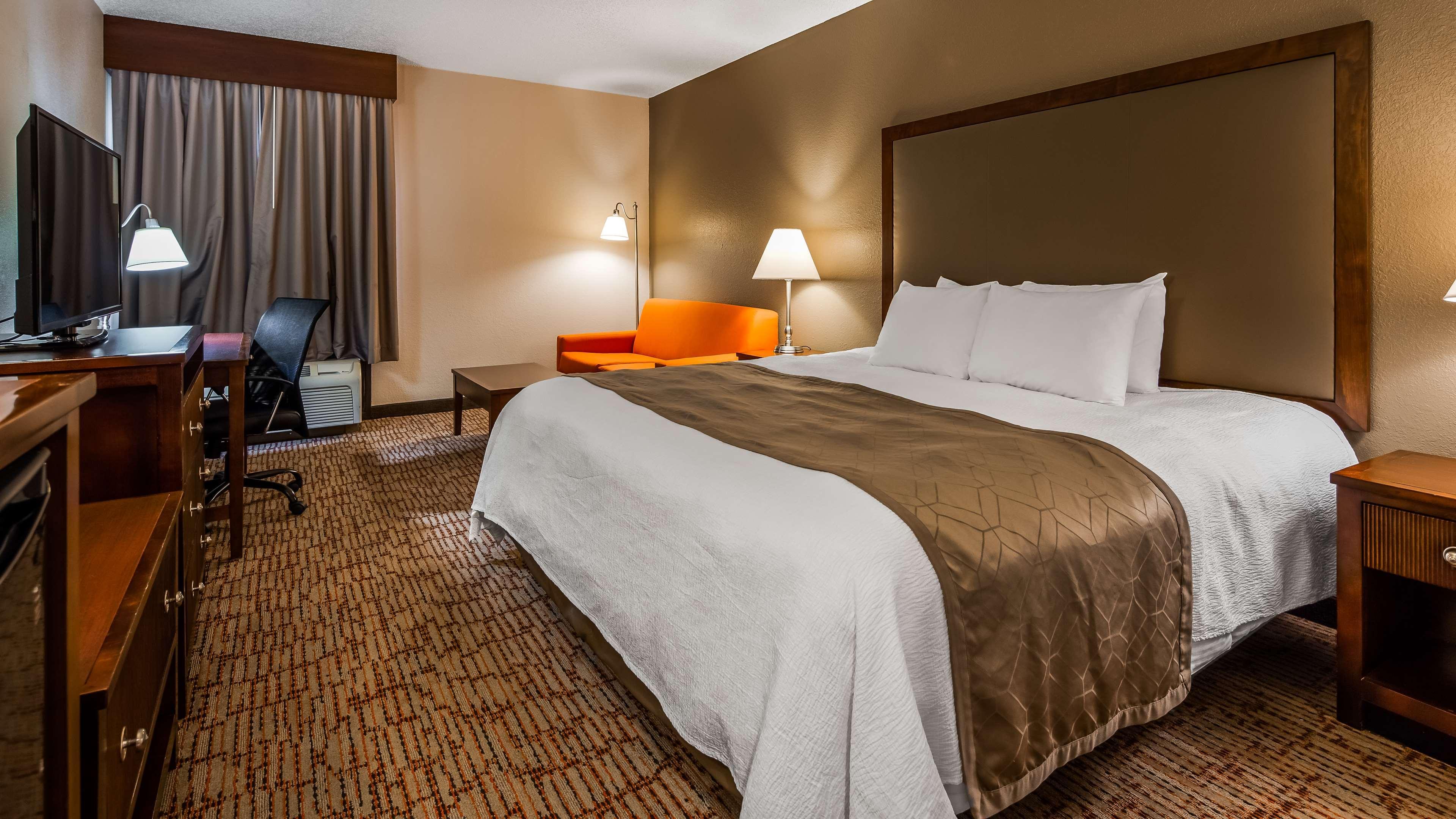 Hotel Western West Airport 3*