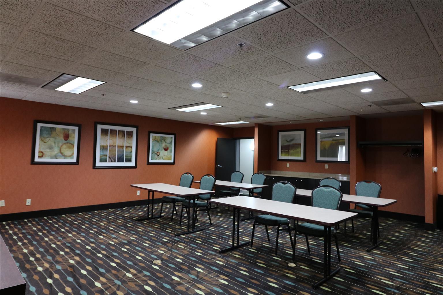 Hotel Western West Airport 3*