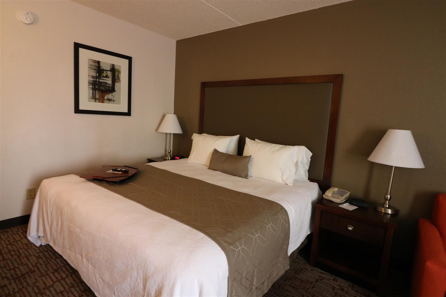 Hotel Western West Airport 3*