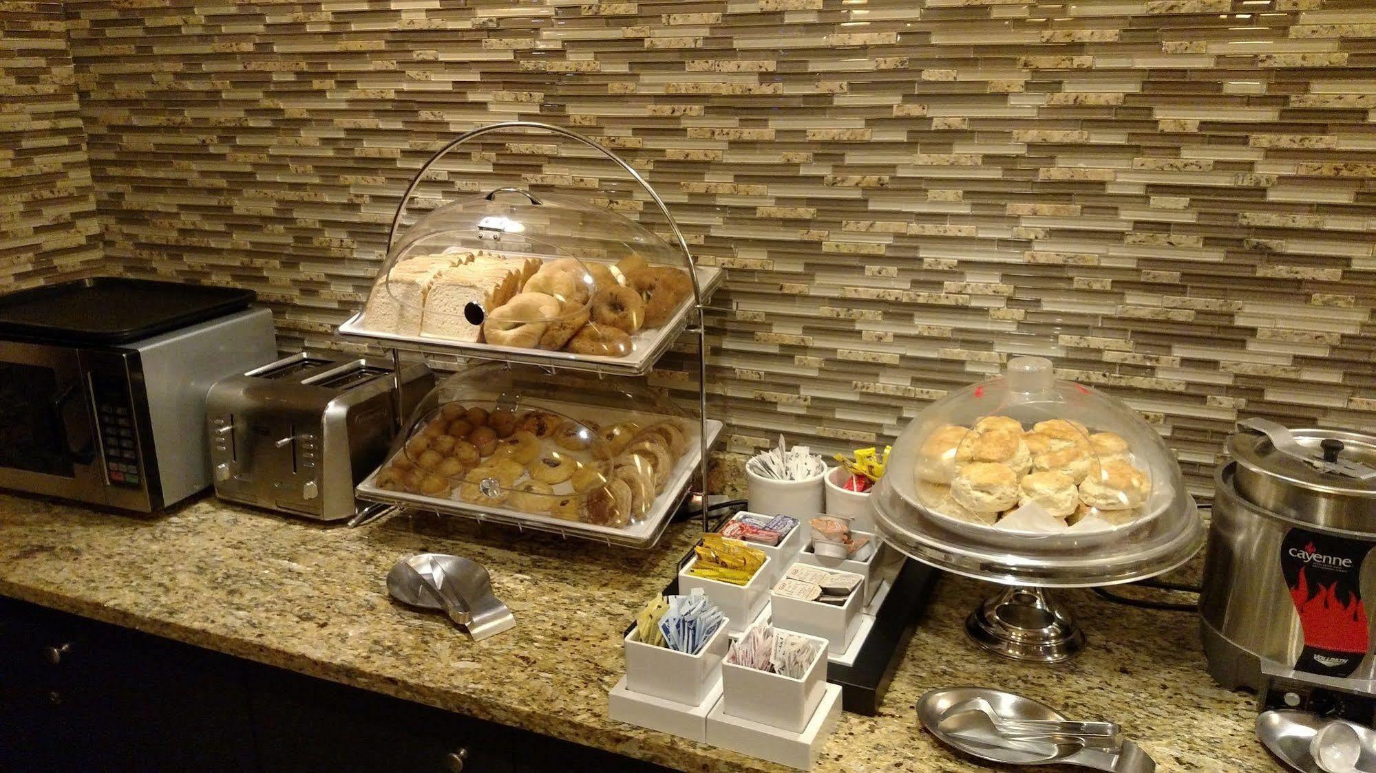Western West Airport 3*